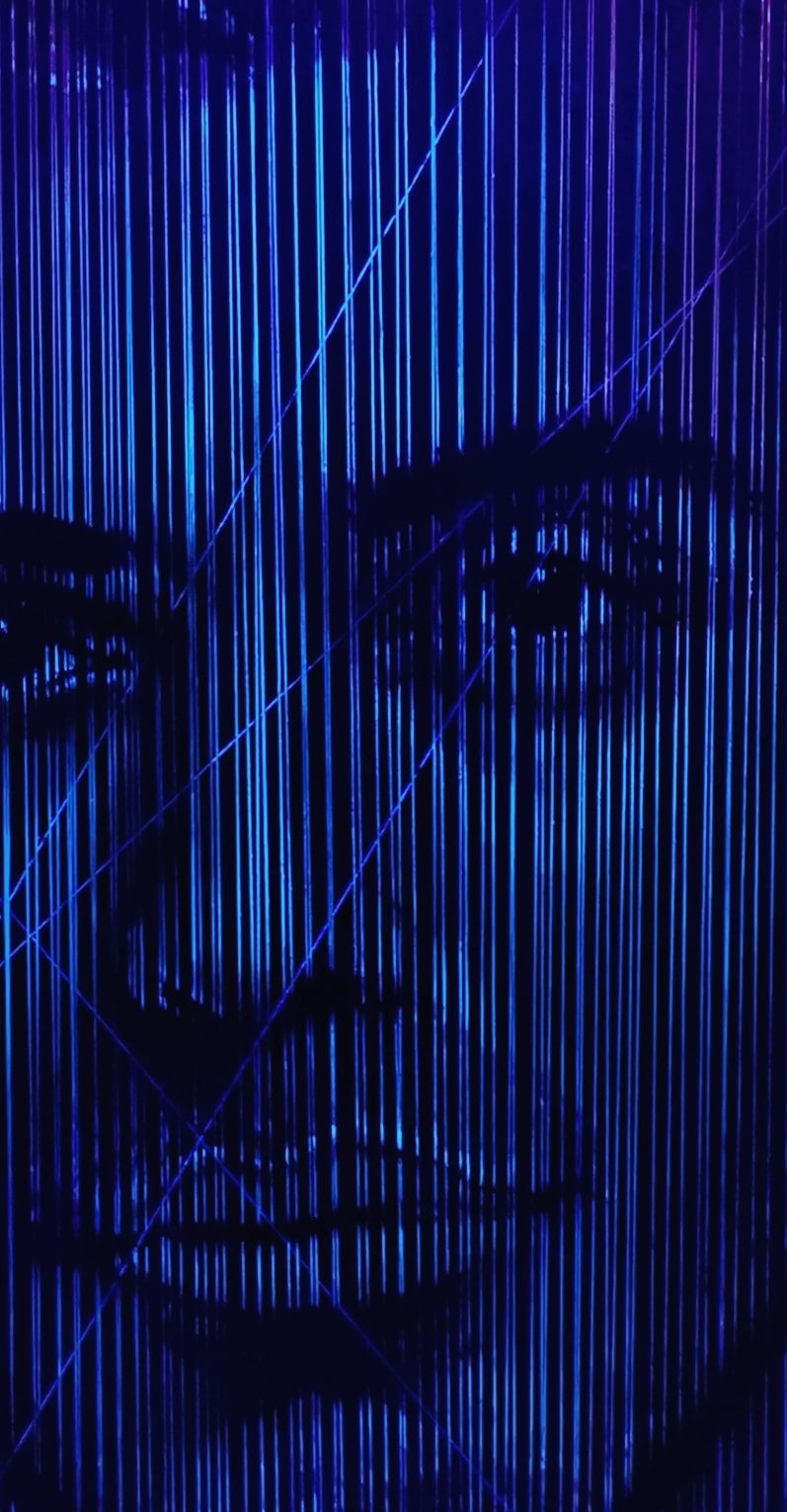 MARRACASH - acrilico fluorescente su fili, 70x90 cm